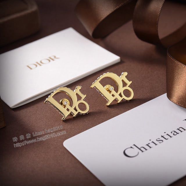 Dior飾品 迪奧經典熱銷款字母金色黃銅材質耳釘耳環  zgd1476